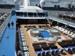 Insignia Jogging Track picture