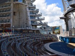 Oasis of the Seas Aquatheater picture