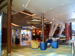 Oasis of the Seas Schooner Bar picture