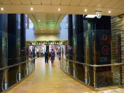 Oasis of the Seas Royal Promenade picture