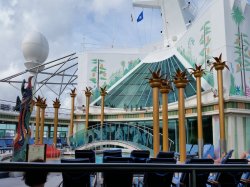 Independence of the Seas Solarium picture