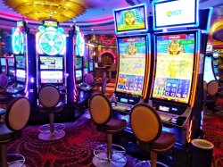 Mariner of the Seas Casino Royale picture