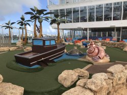 Symphony of the Seas Mini Golf picture