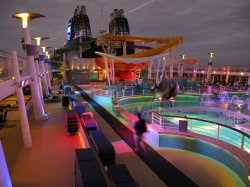 Norwegian Epic Pool picture