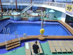 Norwegian Gem Tahitian Pool picture