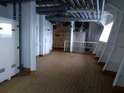 Nieuw Statendam Promenade Deck picture