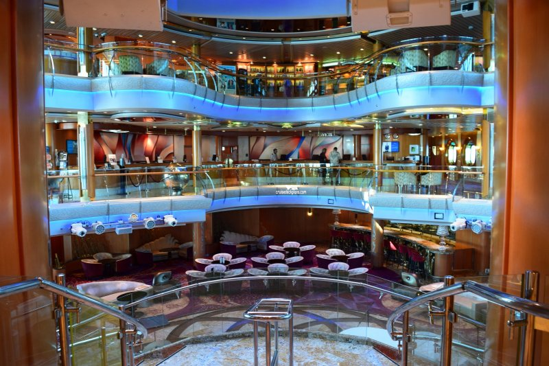 Vision of the Seas Centrum Pictures