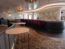 Norwegian Breakaway Shakers Cocktail Bar picture