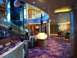 Vision of the Seas Centrum picture