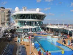 Vision of the Seas Main Pool picture