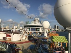 Navigator of the Seas Jogging Track picture