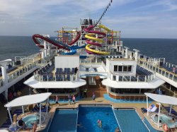 Norwegian Breakaway Main Pool picture