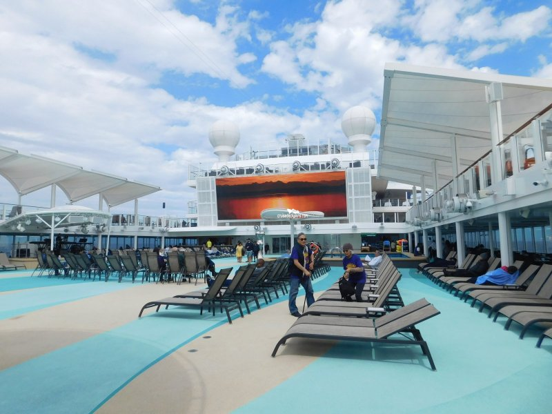 Norwegian Joy Pool Pictures