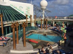 Independence of the Seas Solarium picture