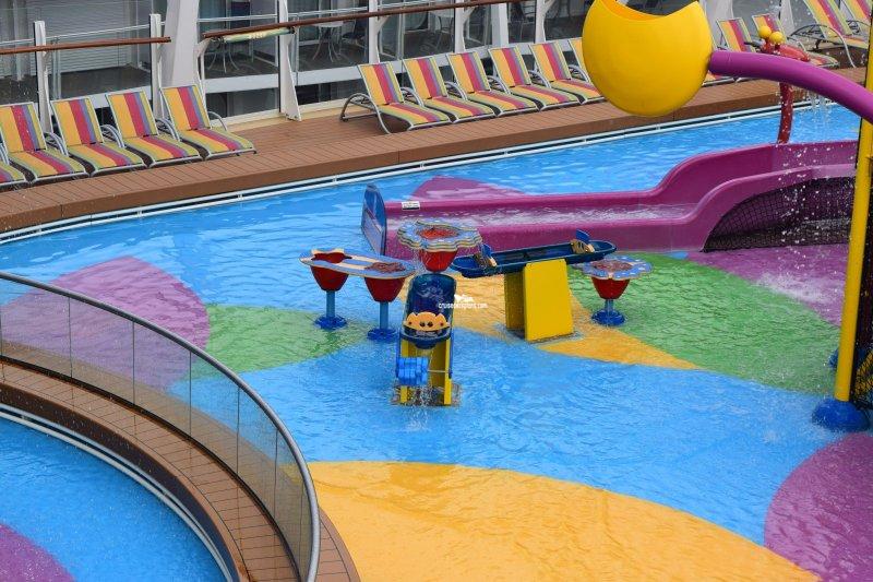 Symphony of the Seas Splashaway Bay Pictures