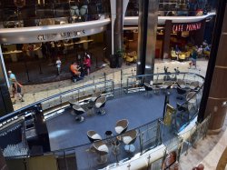 Symphony of the Seas Rising Tide Bar picture