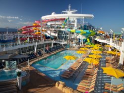 Oasis of the Seas Main Pool picture