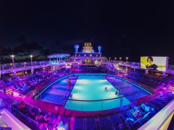 Anthem of the Seas Outdoor Pool picture