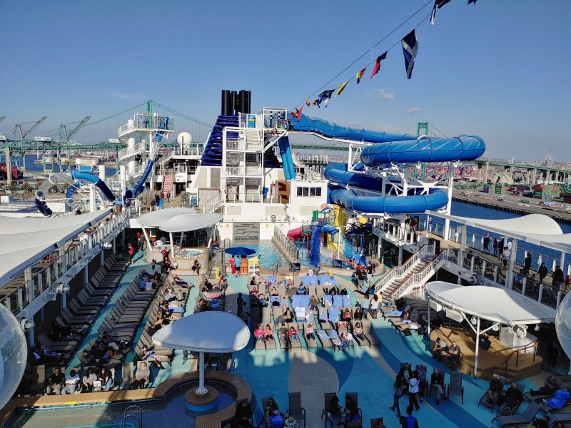 Norwegian Joy Pool Pictures