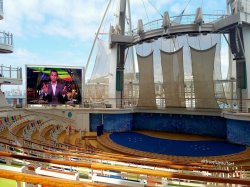 Symphony of the Seas Aqua Theater picture