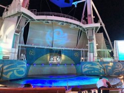 Allure of the Seas Aquatheater picture