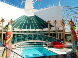 Freedom of the Seas Solarium picture