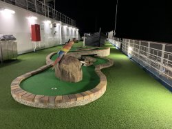 Carnival Splendor Mini Golf picture