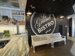 Le Grand Bistro picture