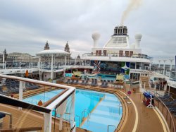 Anthem of the Seas Outdoor Pool picture