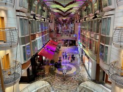 Freedom of the Seas Royal Promenade picture