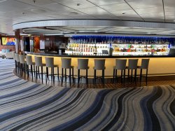 Norwegian Gem Spinnaker Lounge picture