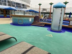 Norwegian Gem Tahitian Pool picture