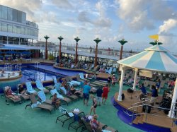 Norwegian Gem Tahitian Pool picture