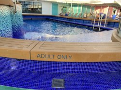 Norwegian Gem Tahitian Pool picture