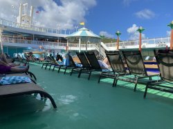 Norwegian Gem Tahitian Pool picture