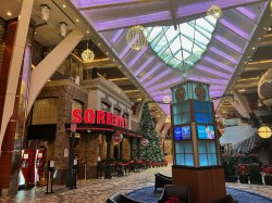 Oasis of the Seas Royal Promenade picture