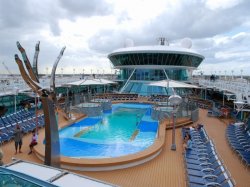 Vision of the Seas Main Pool picture