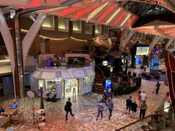 Oasis of the Seas Royal Promenade picture