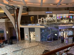 Oasis of the Seas Royal Promenade picture