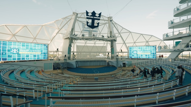 Wonder of the Seas Aqua Theater Pictures