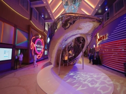 Wonder of the Seas Royal Promenade and Shops picture