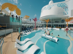 Wonder of the Seas Main Pool picture