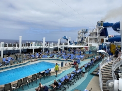 Norwegian Bliss Pool picture