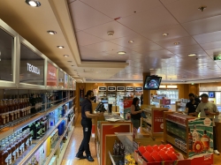 Norwegian Pearl Trade Winds Boutiques picture