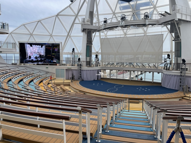 Wonder of the Seas Aqua Theater Pictures