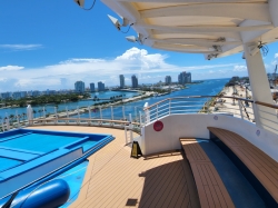 Freedom of the Seas FlowRider picture