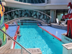 Independence of the Seas Solarium picture