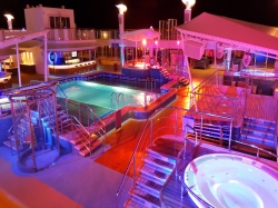 Norwegian Breakaway Main Pool picture