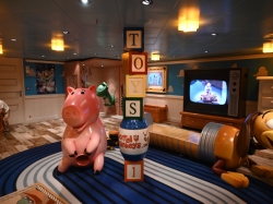 Disney Fantasy Oceaneer Club picture