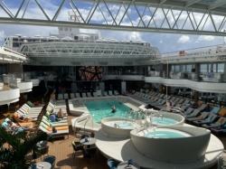 Nieuw Statendam Lido Pool picture